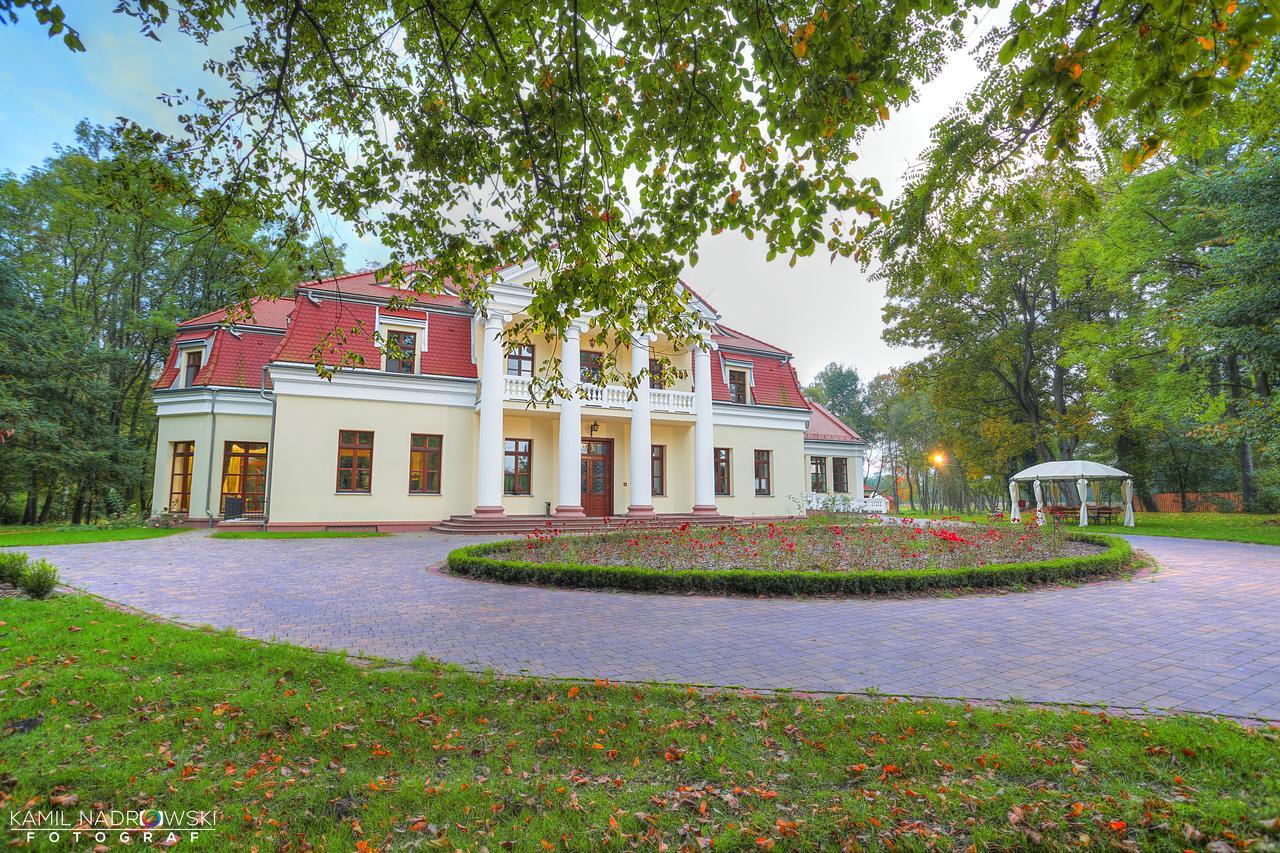 Hotel Dwor Slupia Zarzecze  Esterno foto